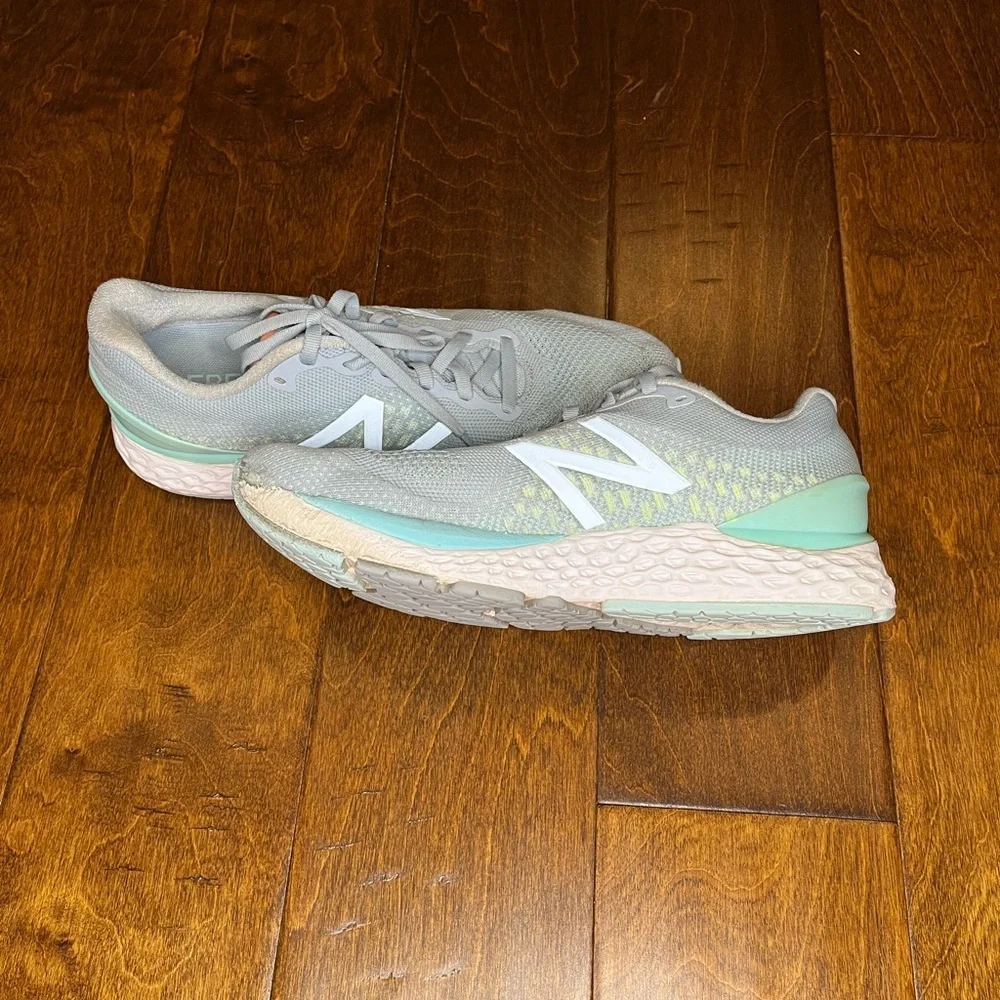 New Balance Womens Fresh Foam 880 V10 Running Shoes Size 9